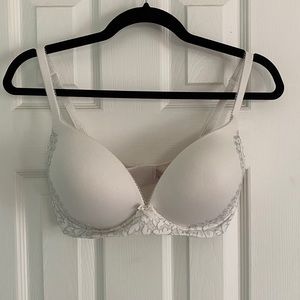 2/$20 Body By Victoria Wireless Lace Bra- 34DD